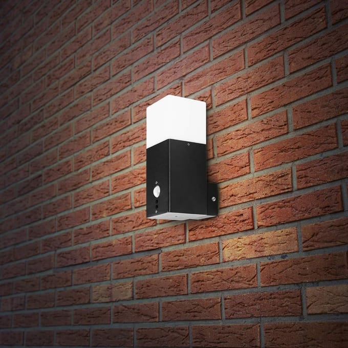 Zwarte Aluminium Buitenwandlamp met Bewegingsmelder IP44 Vierkant