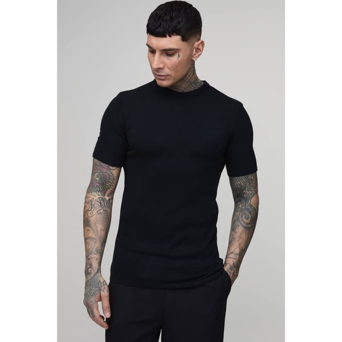 Lang Getailleerd Gebreid T-shirt Met Zachte Touch En Muscle Fit | Black | Size Medium