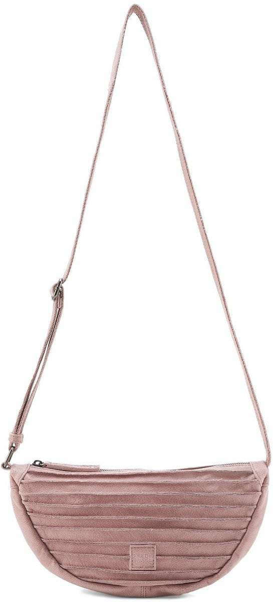 FREDsBRUDER Leren Schoudertas Riffel Halfmoon Bag Powder Rose Oud roze
