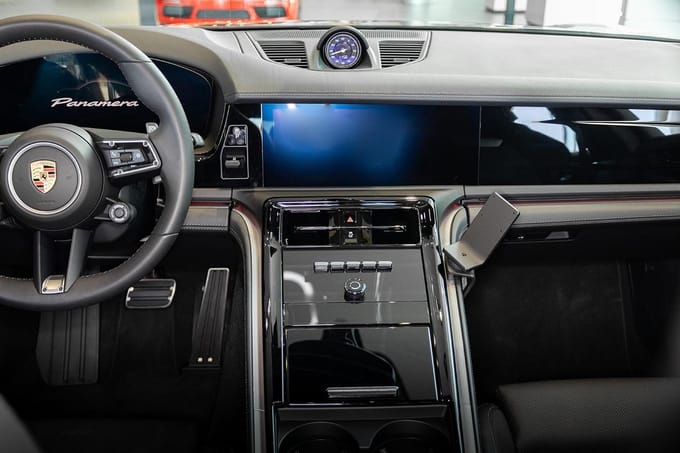 Proclip Porsche Panamera 25- Console mount