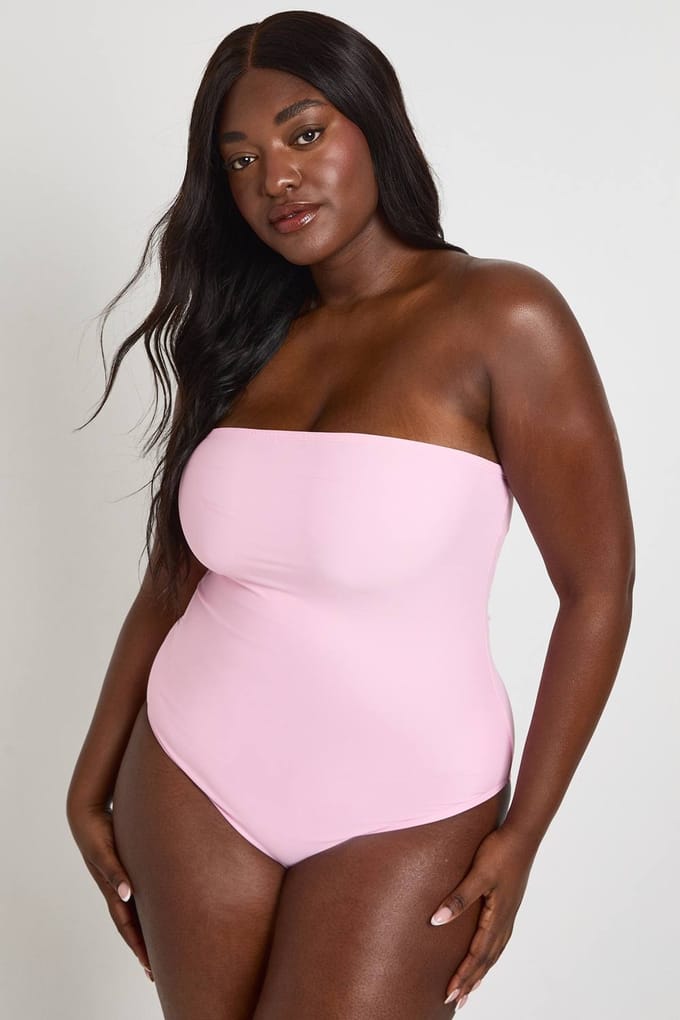 boohoo Dames Plus Essentials Bandeau Badpak | Roze | Maat: 52