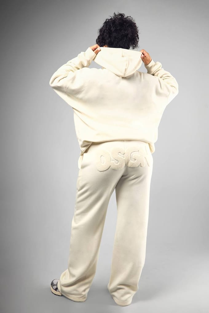 boohoo Dames Plus DSGN Studio Toweling Applique Jogger met rechte pijpen | Cream | Maat: 28