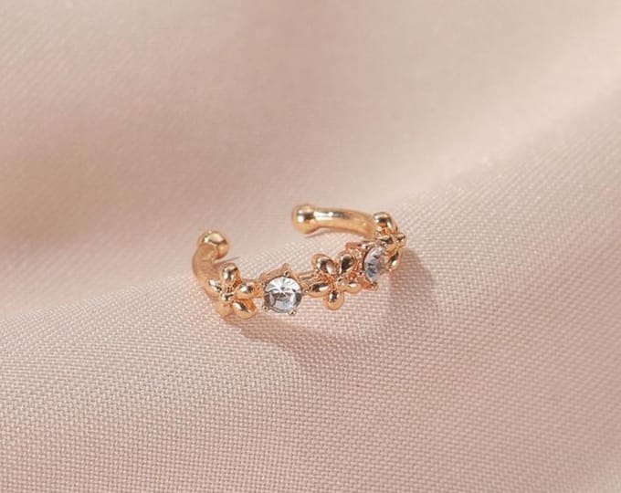Bloemen ear cuff | goud gekleurd