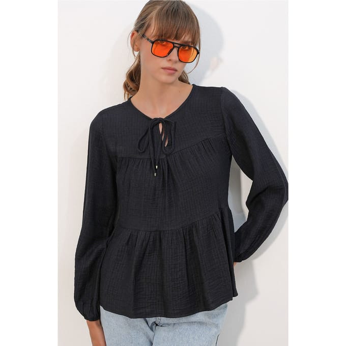 Gestructureerde Blouse met Strikfront