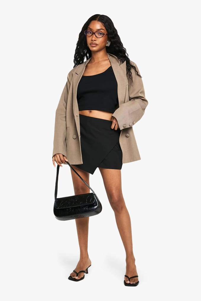 boohoo Dames Asymmetrische Mini Skort | Black | Maat: 6