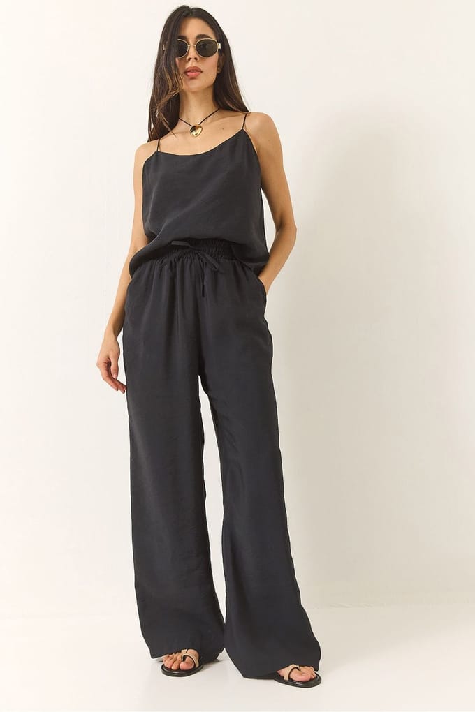 Mouwloze Camisole en Wijde Broeken Coördinatie Set
