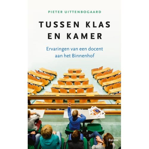 Tussen Klas En Kamer - Pieter Uittenbogaard