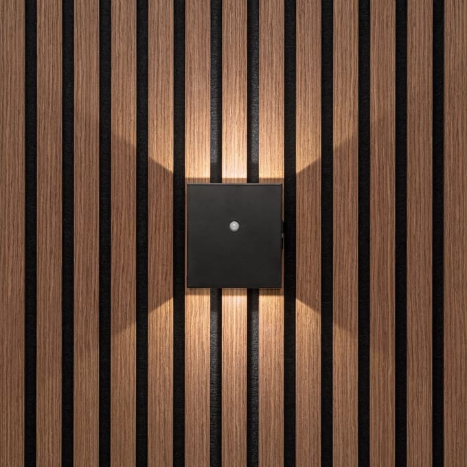 Akudeco – Oplaadbare wandlamp met 5200mAh accu en bewegingssensor – Plat model – 3000k – Zwart