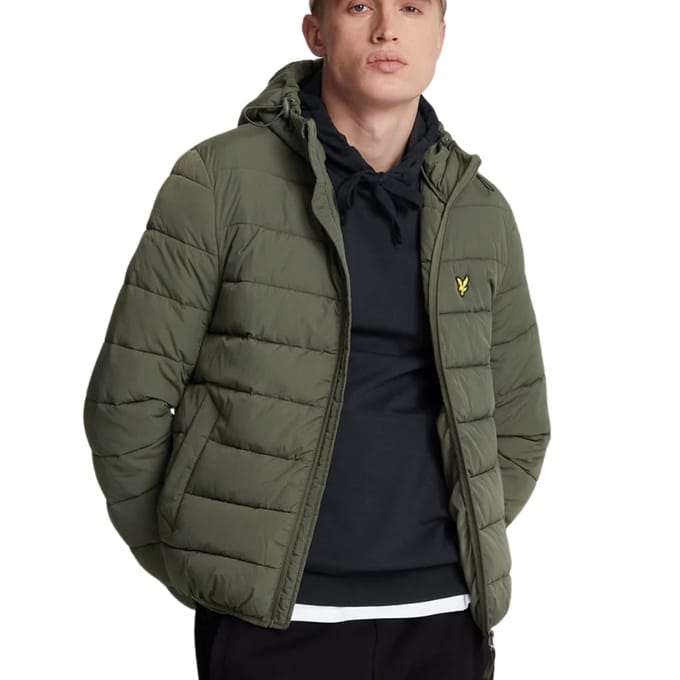 Olijfgroen pufferjack met capuchon van Lyle & Scott met logo en logo