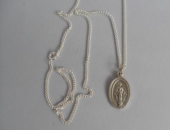 Ketting met hanger Maria zilverkleur