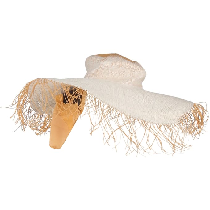 Jacquemus hoed met brede rand en bijpassende sjaal van witte raffia en zijde.