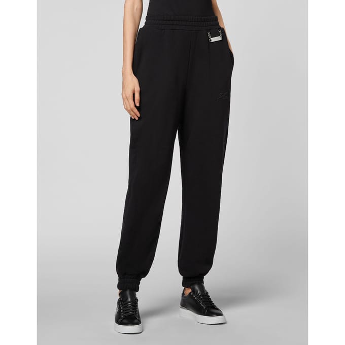 Broek Signature