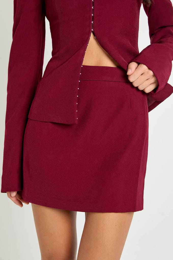 boohoo Dames Lang getailleerde blazer met barrelmouwen en ingesnoerde taille | Wine | Maat: 6