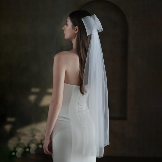 V849 Bruidsaccessoires voor Dames Exquise Bruids Witte Sluier Twee Lagen Tule Bruiloftssluier met Hard Net Parelmoer Strik 100cm