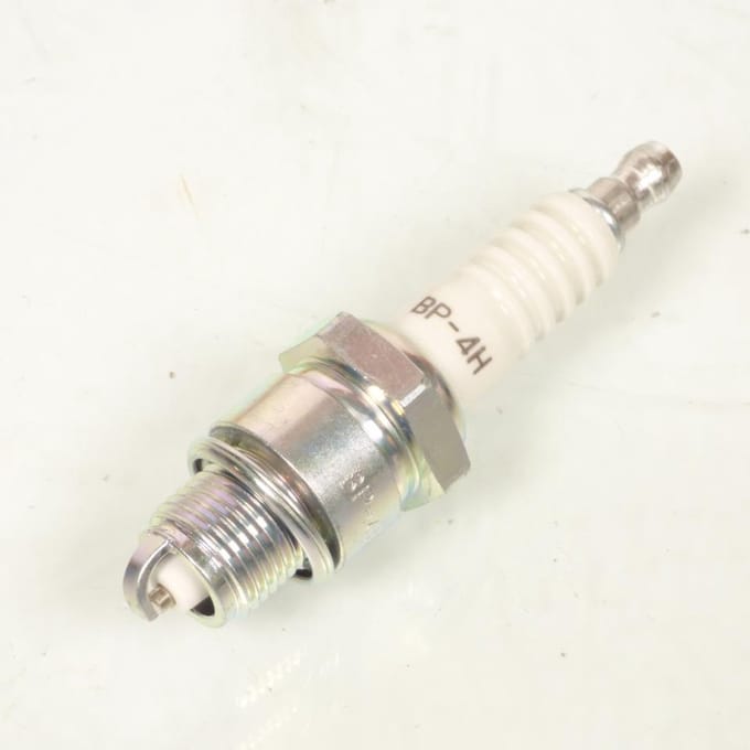 Bougie d'allumage NGK pour Auto BP-4H par 10 Neuf