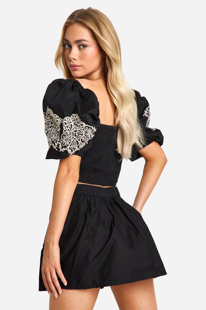 boohoo Dames Geborduurde Full Mini Rok | Zwart | Maat: 34