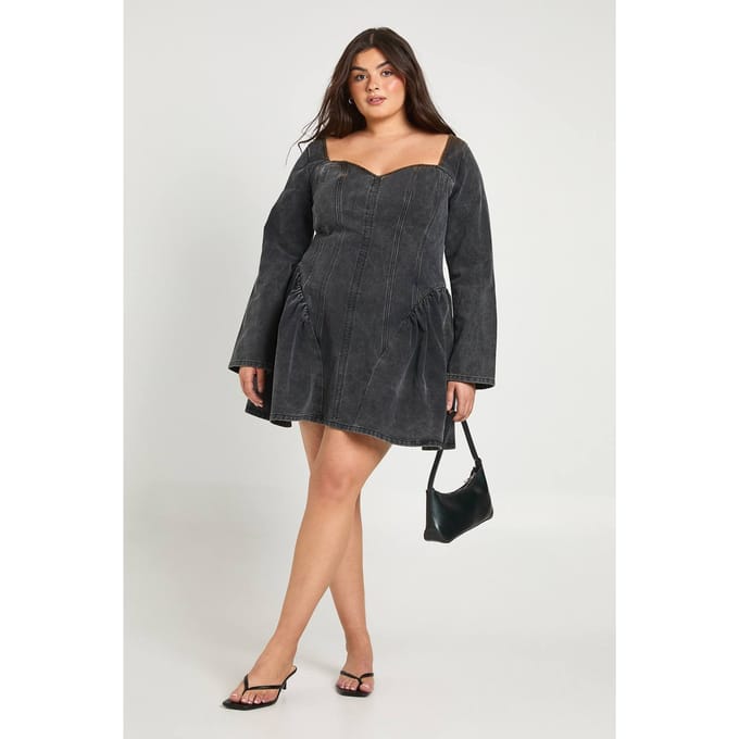 boohoo Dames Plus Denim Skater Jurk Met Naaddetail | Washed Black | Maat: 44