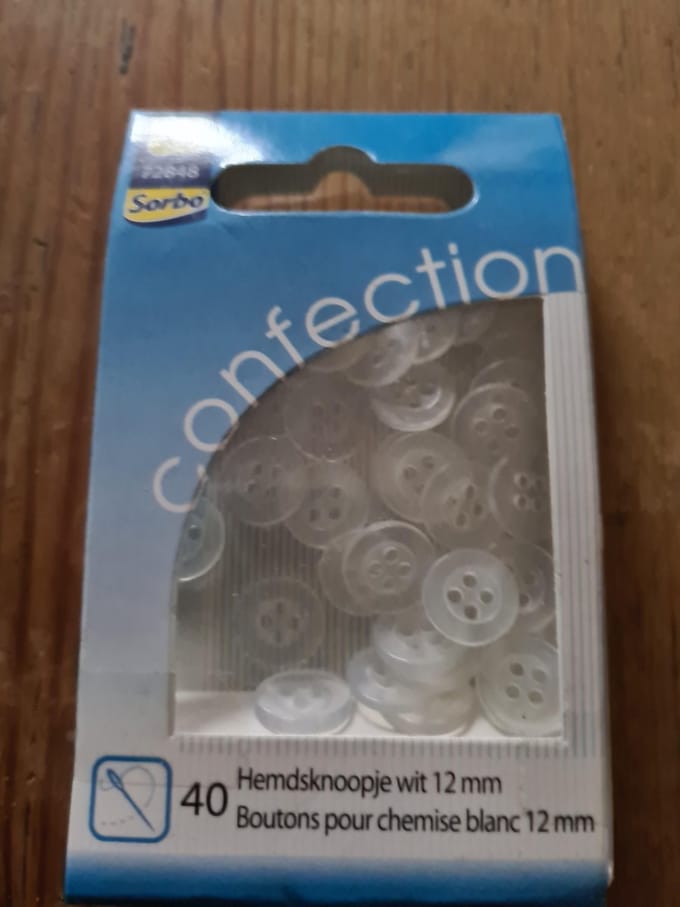 40 Hemdsknoopjes wit 12mm Sorbo