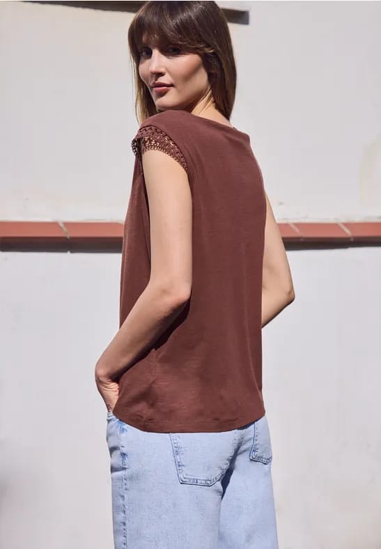 Shirt met ronde hals en gehaakte mouwen