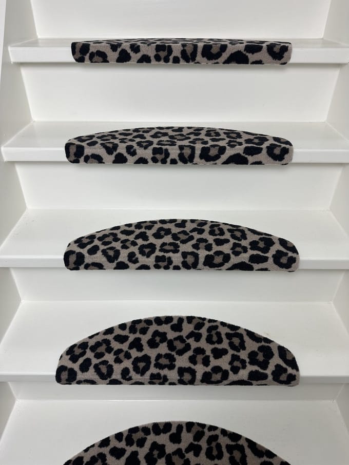 Trapmatten - 15 stuks - Elite Design - Panter - 56x17x3,5cm - halve maantjes - zelfklevend