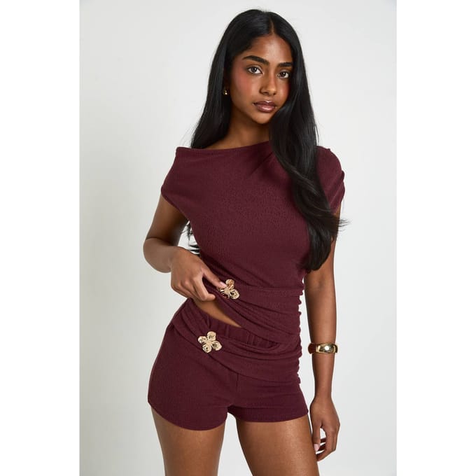 boohoo Dames Gestructureerde Hotpant Met Bloemenversiering | Aubergine | Maat: 36