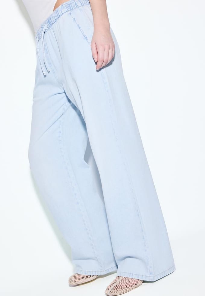 Stradivarius Soepele denim broek met koord  LICHTE MIDDENBLAUWE DENIM WASSING M