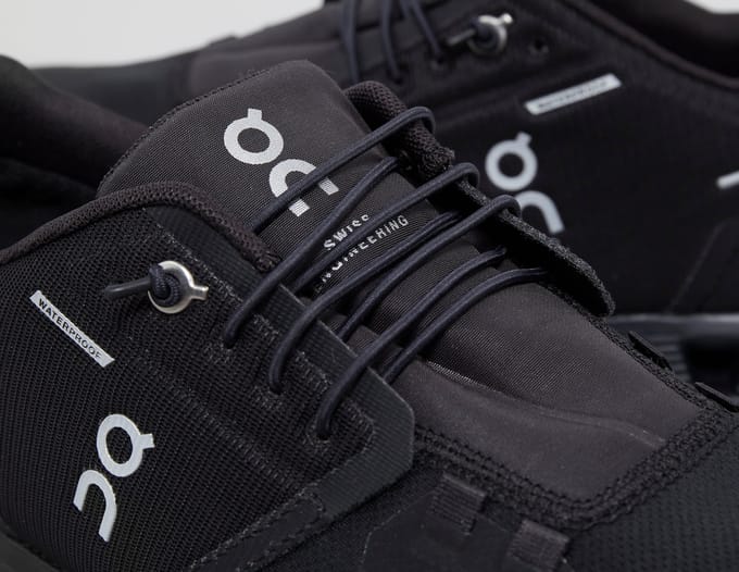 On Running Cloud 5 Waterproof, zwart