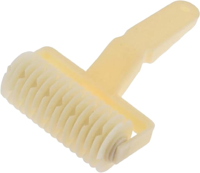Bakrol Instrument - Deegsnijder - Gebak Decoreren - Food-grade ABS - 20x12.2 cm - Beige