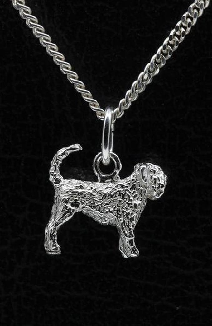 Zilveren Bouvier ketting hanger - oren ongecoupeerd staart omhoog - klein