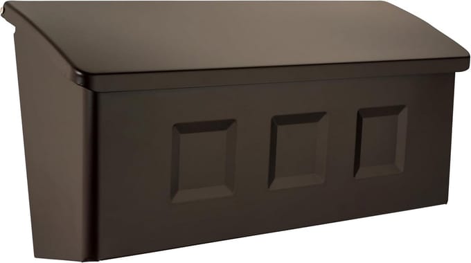 Wandhouder brievenbus met reliëfpanelen in brons