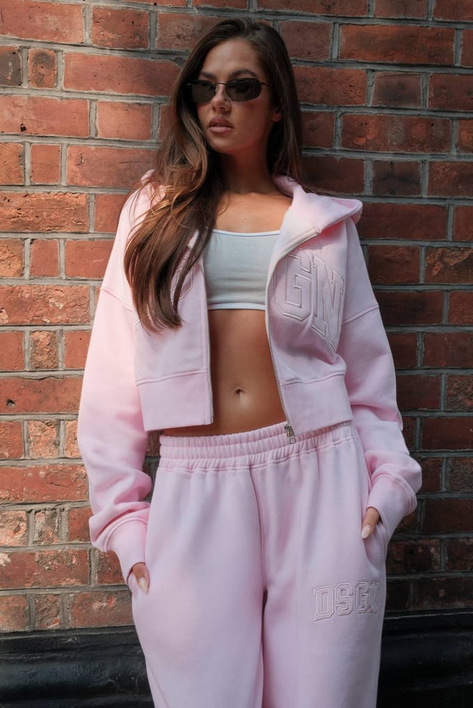 Dames Dsgn Studio Collegiate Applique Boxy Crop Hoodie Met Rits | Baby Roze | Maat: Medium