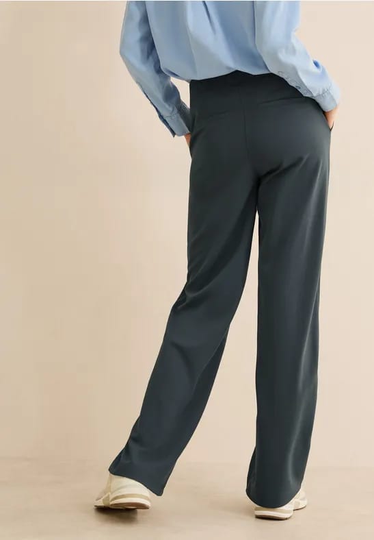 Basic broek met wijde pijpen