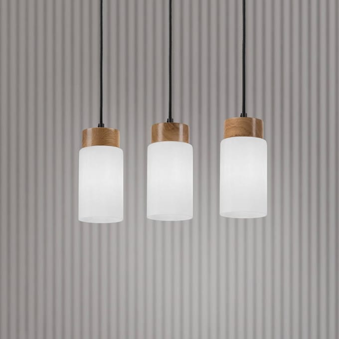 Lamkur Markus hanglamp, opaalglas/eikenhout, lengte 60 cm 3-lamps.