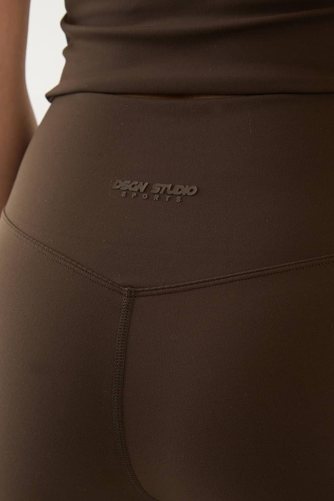 Dames DSGN Studio Ultra Sculpt Hoge Taille Legging | Espresso | Maat: Medium