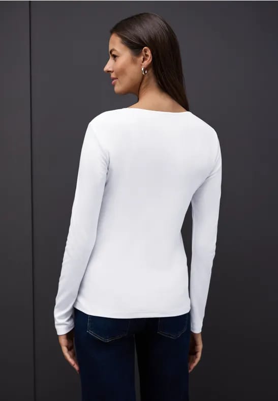 Shirt met hartvormige halslijn