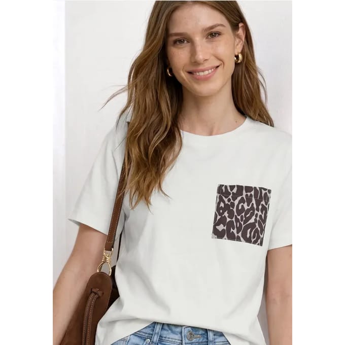 Shirt met ronde hals en borstzak