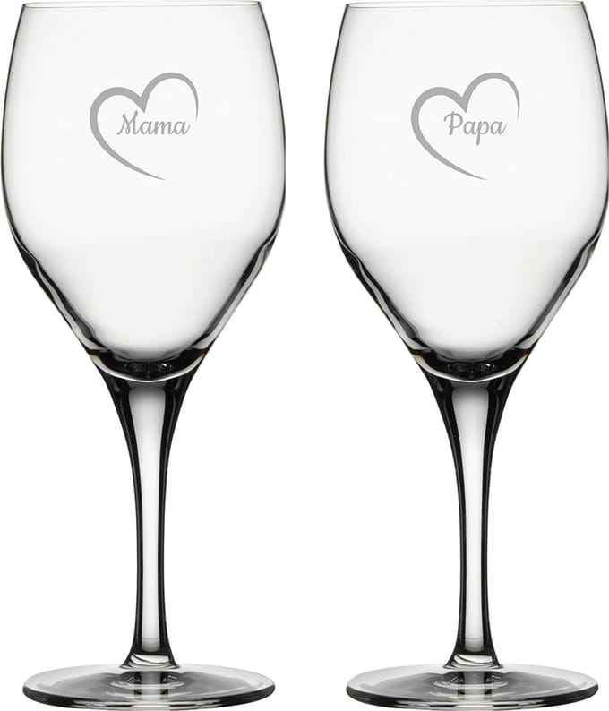 Gegraveerde witte wijnglas 34cl Mama met hartje & Papa met hartje