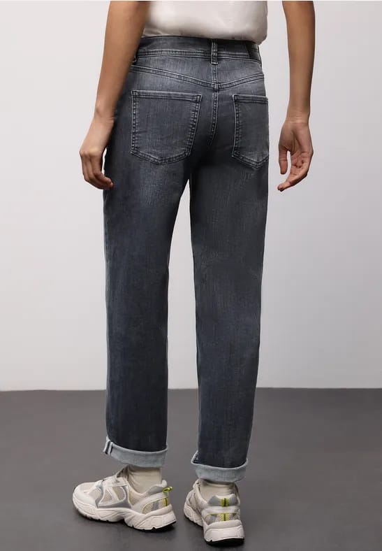 Straight Legs jeans