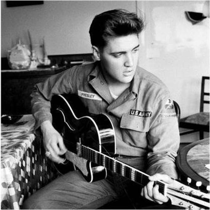 Pyramid Poster - Elvis Presley Us Army - 40 X 40 Cm - Multicolor