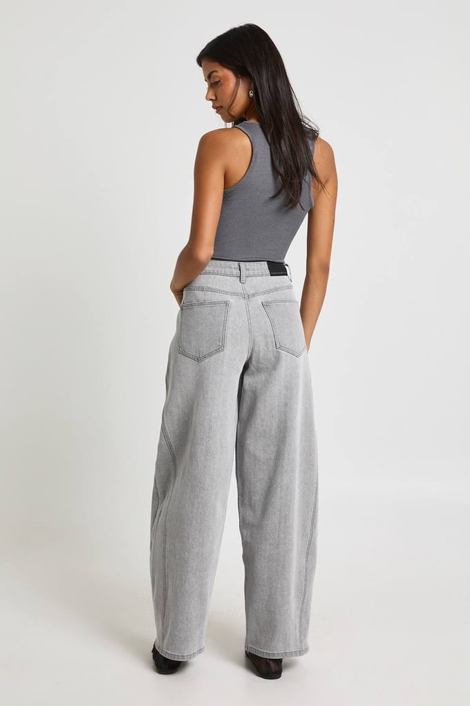 boohoo Dames De Mid Waist Barrel Jeans | Greywash | Maat: 42