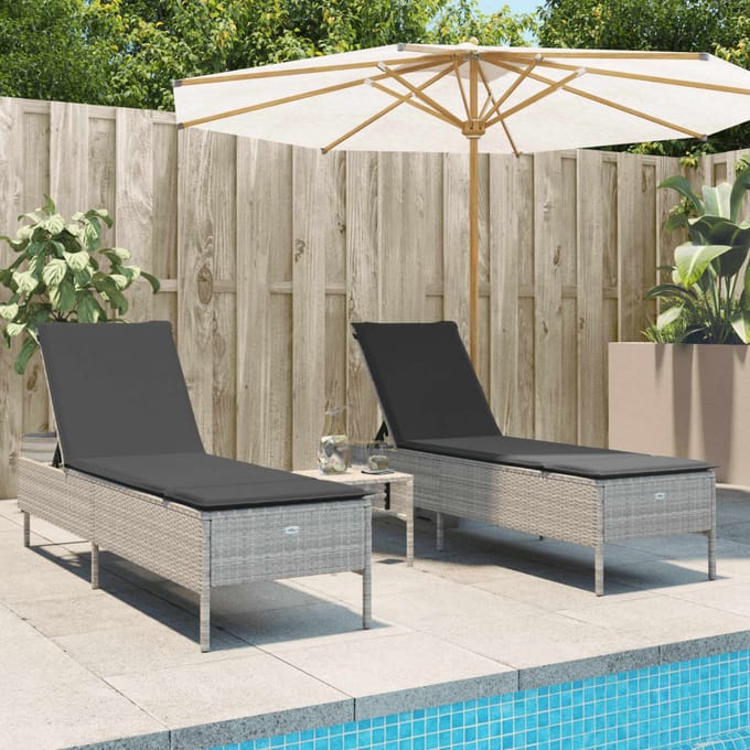 vidaXL - 3-delige - Ligbeddenset - met - kussens - poly - rattan - lichtgrijs