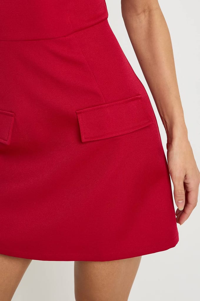boohoo Dames Lange hoge halslijn gestructureerde op maat gemaakte mini-jurk | Dark Cherry | Maat: 6
