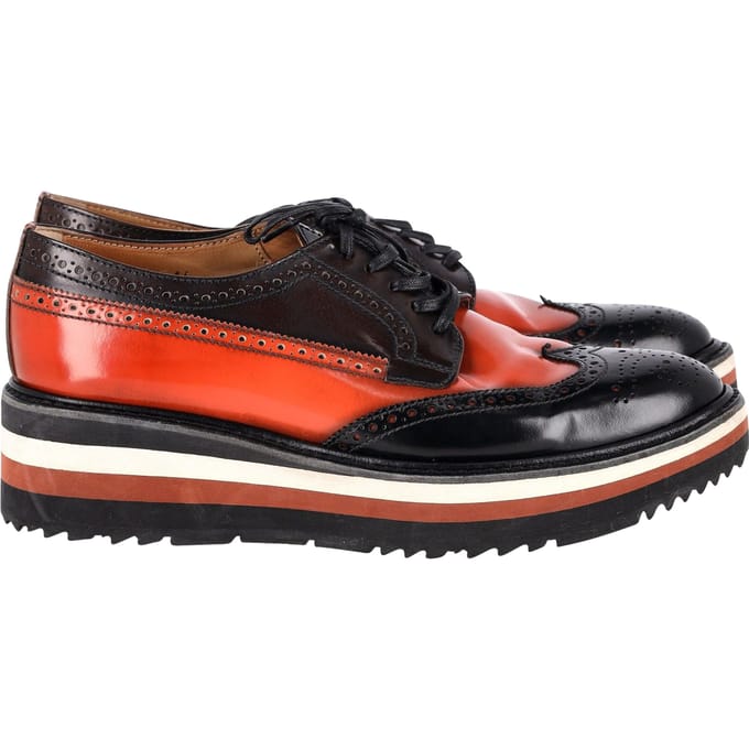 Prada Flatform Derby Brogue Veterschoen in Zwart Leer