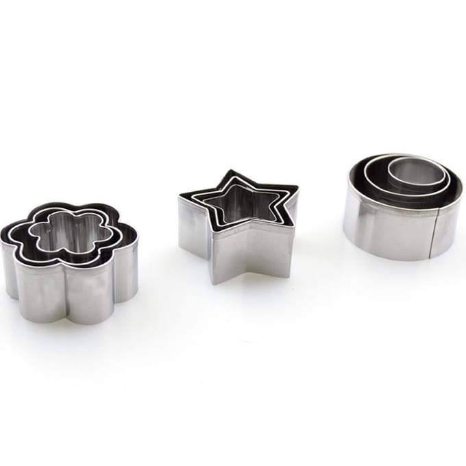 Ensemble de 24 emporte-pièces en acier inoxydable de forme polygonale pour biscuits, pain, fondant, gâteau mousse argenté