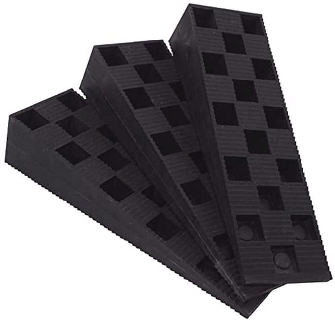 Zwarte kunststof geribbelde wiggen 149 x 45 x 30 mm - Set van 8 voor nivellering