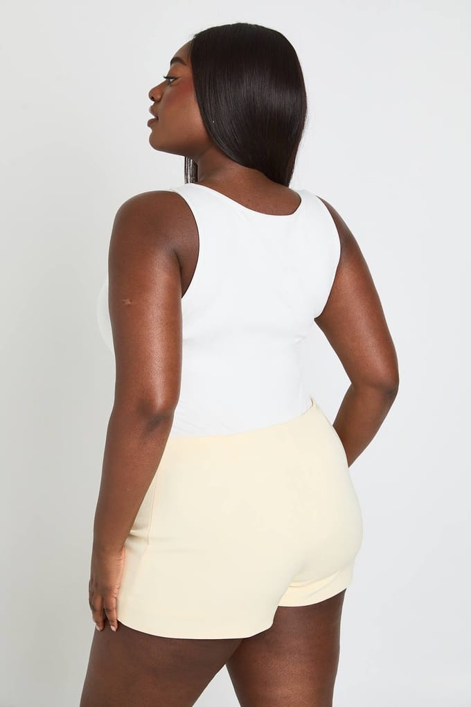 boohoo Dames Plus Getailleerde Shorts | Lemon | Maat: 18