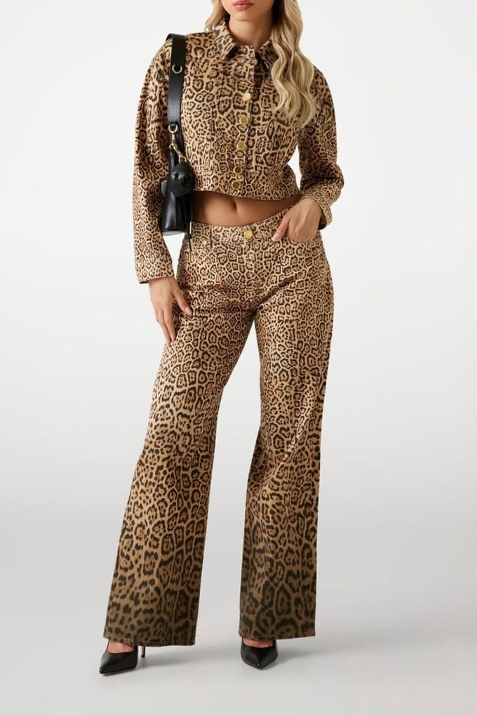 GUESS Edda Denim Print Rel Charming Leopard Deg Größe: W28L30 | Ausgestellte Hosen Outlet | Damen | Blau
