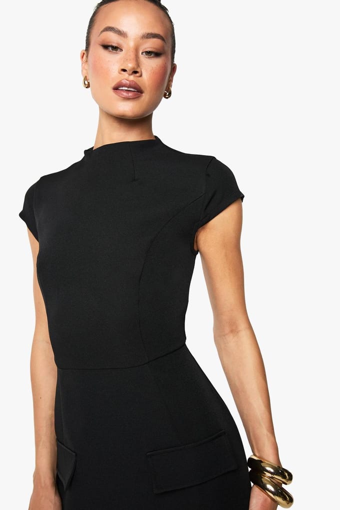 boohoo Dames Lange hoge hals gestructureerde getailleerde mini-jurk | Zwart | Maat: 46