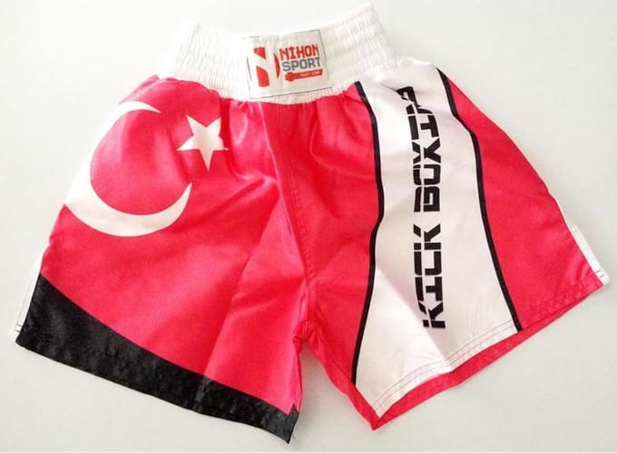 Nihon Kickboxing Shorts Turkije (Maat: M)