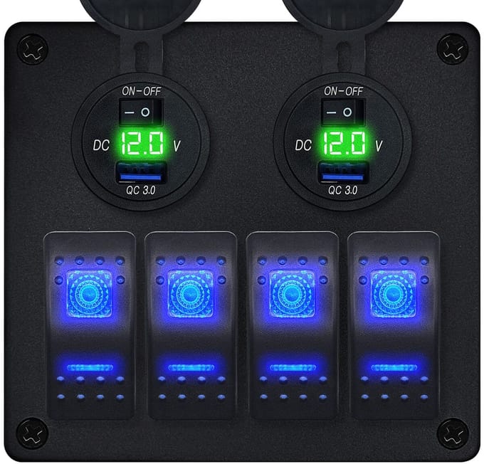 ProRide Schakelpaneel 12V voor Auto/Boot - USB Stopcontact met Schakelaar/Voltmeter - 5V/2.4A - 4 schakelaars - Groen